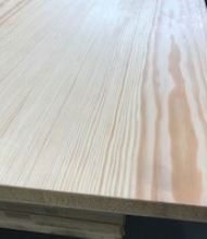 Det här är en bild på Furufanérad lamell från Gotwood